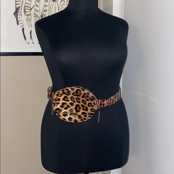 Vince Camuto belt bag - Picture 2 of 6